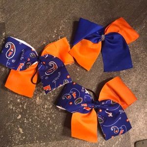 Gator cheer bows